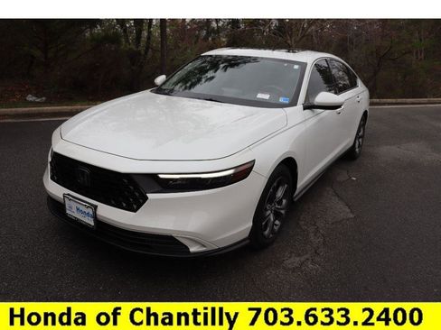 Used 2023 Honda Accord EX image 3