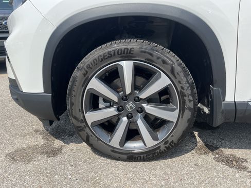 Used 2025 Honda Pilot Elite image 8