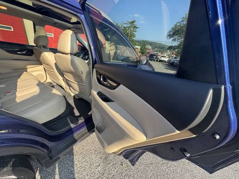 Used 2017 Nissan Rogue SL w/ SL Premium Package AWD/4WD image 23