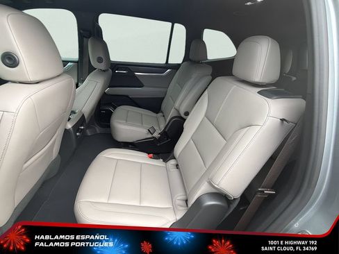 Certified 2026 GMC Acadia Elevation w/ Elevation Premium Package FWD image 24