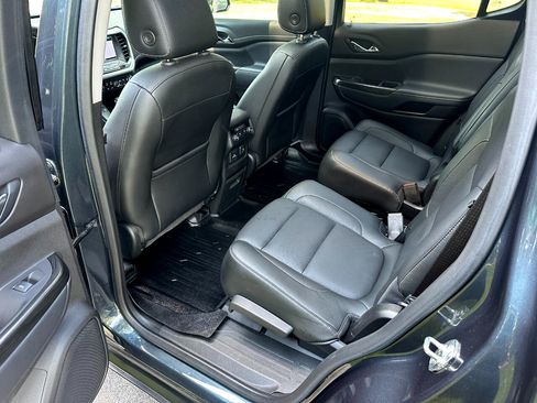 Used 2019 GMC Acadia SLT w/ Black Edition image 17