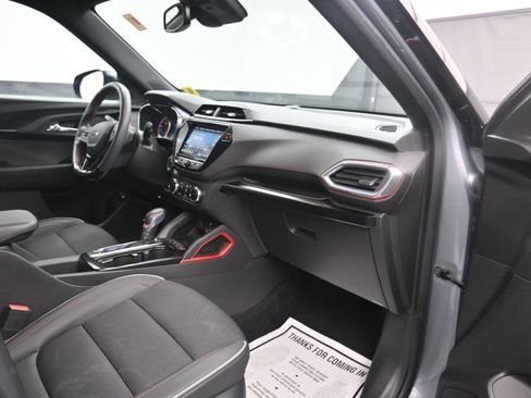 Used 2023 Chevrolet TrailBlazer RS w/ Sun and Liftgate Package image 17