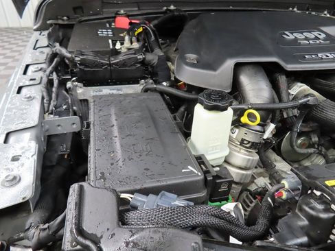 Used 2022 Jeep Wrangler Unlimited Sahara w/ LED Lighting Group image 22