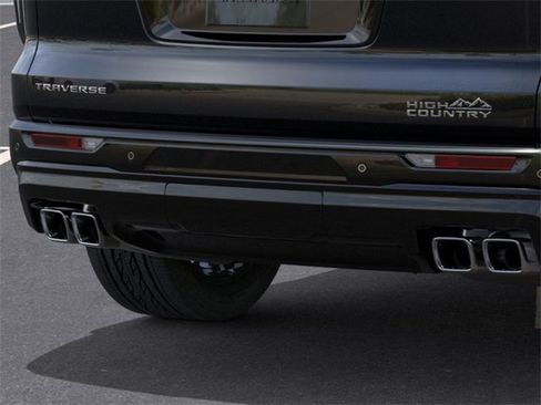 New 2025 Chevrolet Traverse High Country image 14
