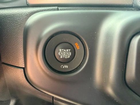 Used 2021 Jeep Gladiator Sport AWD/4WD image 19