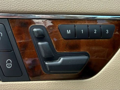 Used 2013 Mercedes-Benz E 350 Cabriolet image 34