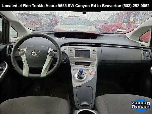 Used 2014 Toyota Prius Two image 9