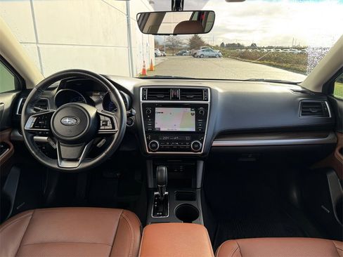Used 2018 Subaru Outback 3.6R Touring image 12