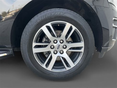 Used 2023 Ford Expedition Max Limited image 16