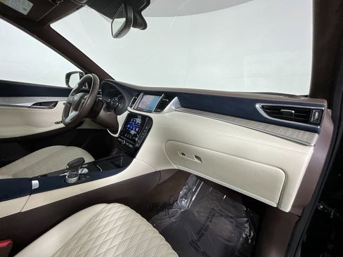 Used 2019 INFINITI QX50 Essential w/ Sensory Package image 19
