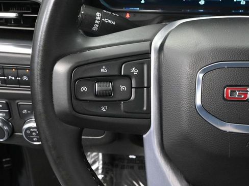 Used 2024 GMC Yukon XL SLE image 26