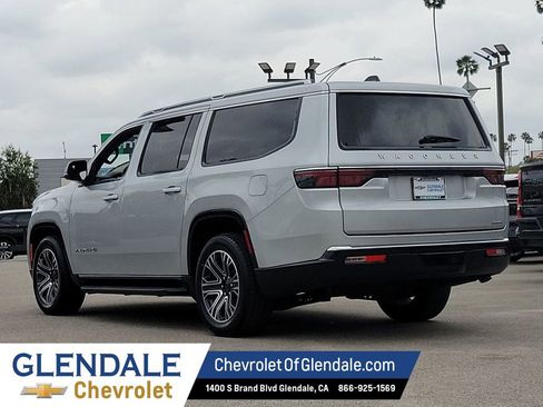 Used 2024 Jeep Wagoneer L Series II image 14