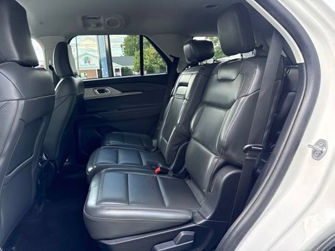 Used 2025 Ford Explorer Active w/ Active Comfort Package AWD/4WD image 17