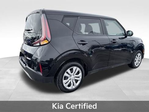 Used 2023 Kia Soul LX image 8