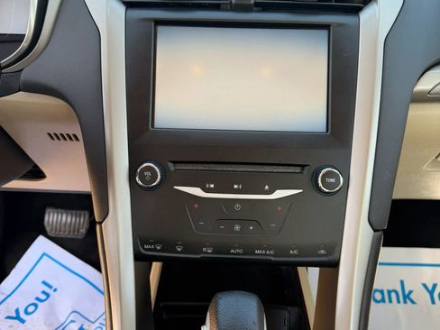 Used 2015 Ford Fusion SE FWD image 13