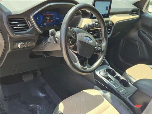 Used 2021 Ford Escape Titanium w/ Titanium Elite Package AWD/4WD image 9