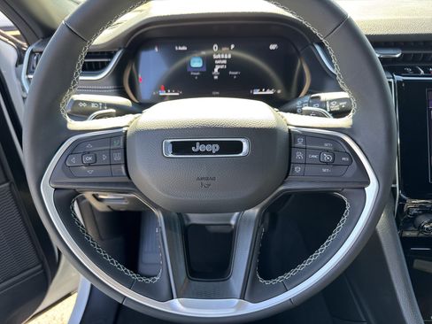 New 2025 Jeep Grand Cherokee Laredo X image 7