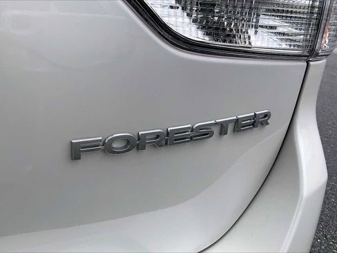 Certified 2023 Subaru Forester Limited AWD/4WD image 10