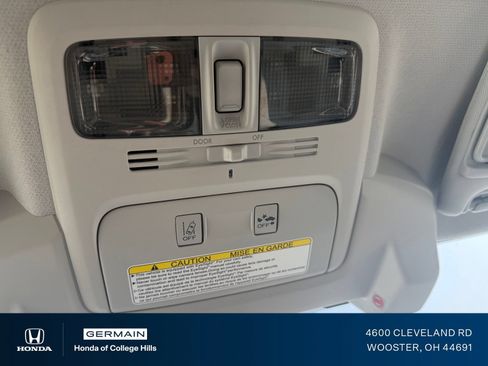 Used 2015 Subaru Forester 2.5i Premium AWD/4WD image 3