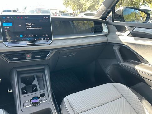 New 2026 Volkswagen Tiguan SE R-Line image 11