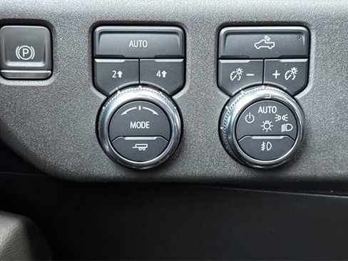 Used 2023 GMC Sierra 1500 Elevation image 43