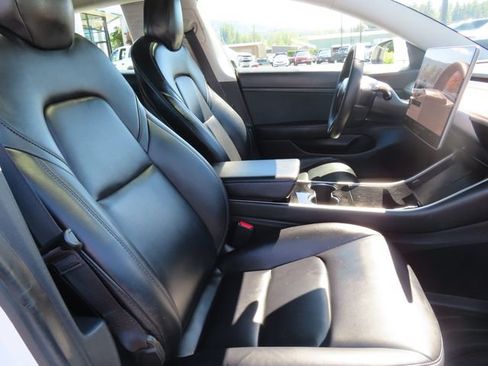 Used 2020 Tesla Model 3 Standard Range Plus RWD image 32