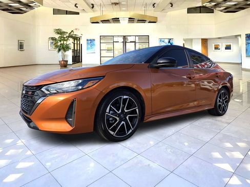 Used 2024 Nissan Sentra SR w/ SR Premium Package image 3