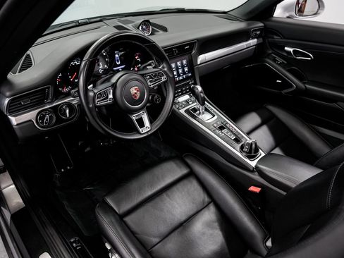 Used 2018 Porsche 911 Carrera S RWD image 9