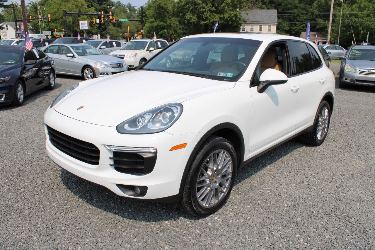 Used 2018 Porsche Cayenne Platinum Edition AWD/4WD image 2
