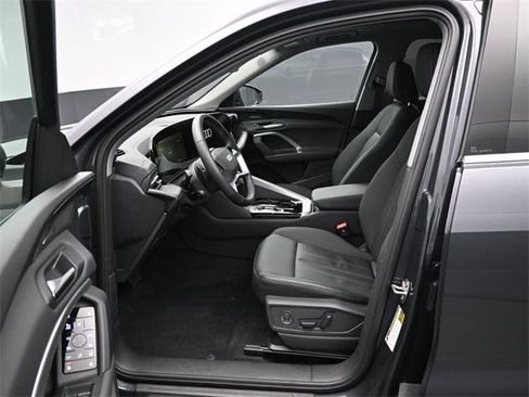 Certified 2025 Audi Q5 Premium Plus w/ Premium Plus image 9