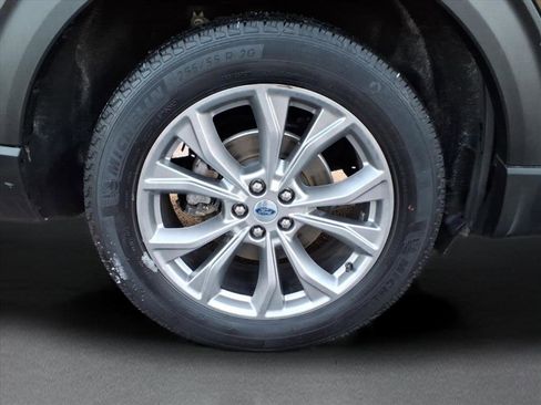 Used 2023 Ford Explorer XLT w/ Equipment Group 202A image 9