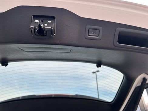 Certified 2025 MAZDA CX-5 Signature image 9