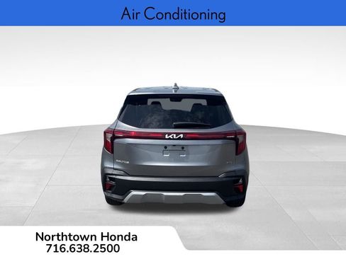 Used 2024 Kia Seltos LX AWD/4WD image 6
