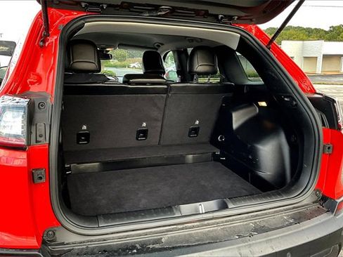 Used 2021 Jeep Cherokee Latitude Plus image 30