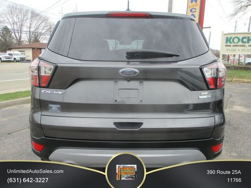 Used 2017 Ford Escape SE AWD/4WD image 2