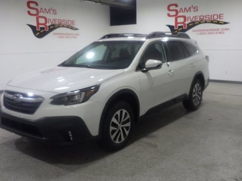 Used 2022 Subaru Outback Premium AWD/4WD image 1