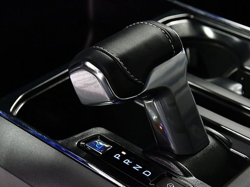 Used 2023 Ford F150 Lightning XLT image 27