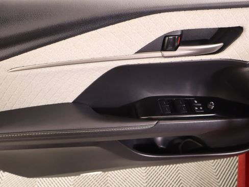 Used 2025 Toyota Camry XLE image 15