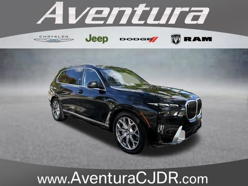 Used 2025 BMW X7 xDrive40i AWD/4WD image 1