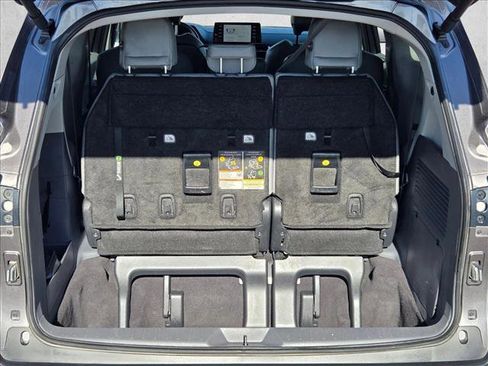 Used 2023 Toyota Sienna XLE image 6