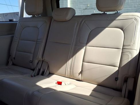Used 2020 Lincoln Navigator L Reserve w/ Luxury Package RWD image 6