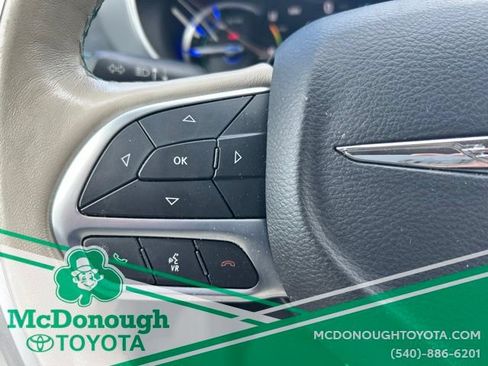 Used 2020 Chrysler Pacifica Limited w/ Advanced Safetytec Group FWD image 30