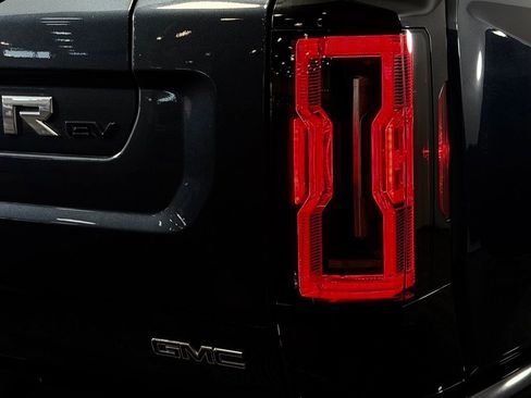 Used 2025 GMC Hummer EV 2X AWD/4WD image 12