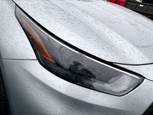 Used 2022 Toyota Highlander XLE image 31