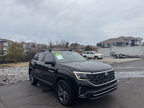 Used 2024 Volkswagen Atlas Cross Sport SEL R-Line image 7