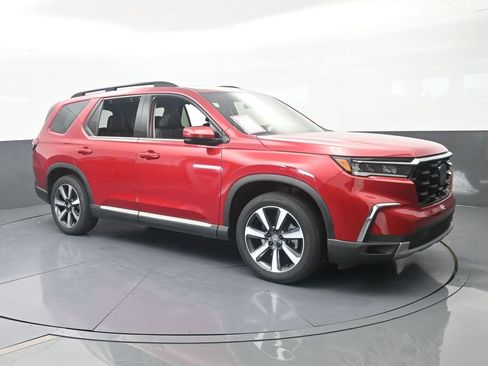Used 2024 Honda Pilot Touring image 8