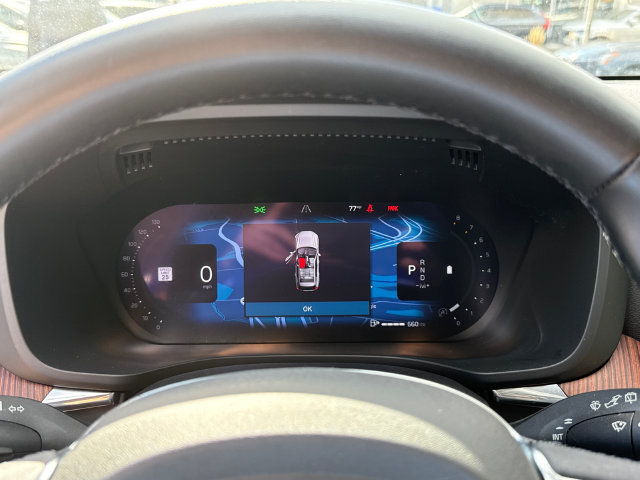 Certified 2024 Volvo XC60 B5 Plus w/ Climate Package AWD/4WD image 14