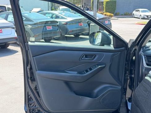 Used 2024 Nissan Rogue S FWD image 14