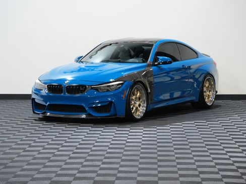 Used 2020 BMW M4 Coupe w/ Competition Package RWD image 3