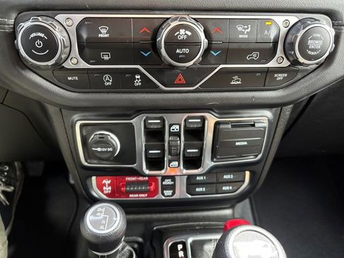 Used 2024 Jeep Wrangler Unlimited Rubicon image 20